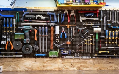 Domowe instalacje pod kontrolą: Jak dobrać odpowiednią obejmę metalową w zależności od średnicy i rodzaju rury?